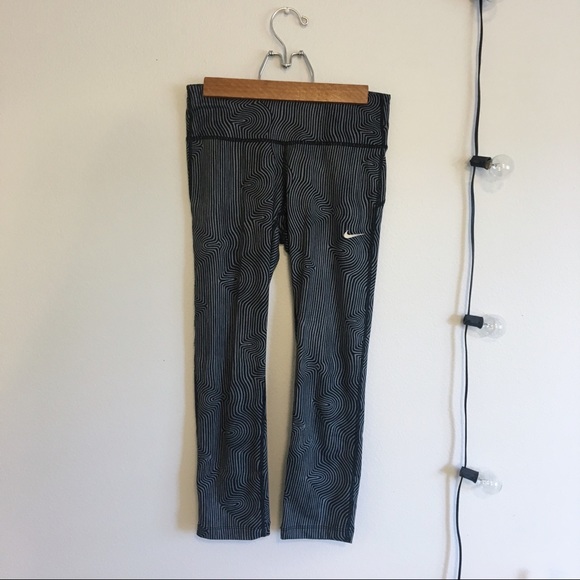 Grey Patterned Nike Crop Dri-Fit Leggings - Picture 2 of 5